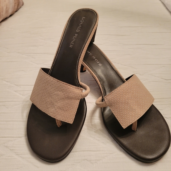 Donald J Pliner Vimm Sandal - Picture 12 of 12